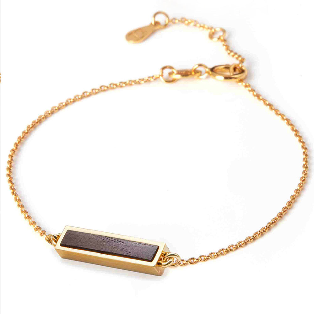 Traditional and Modern 5th Anniversary Gifts 2024