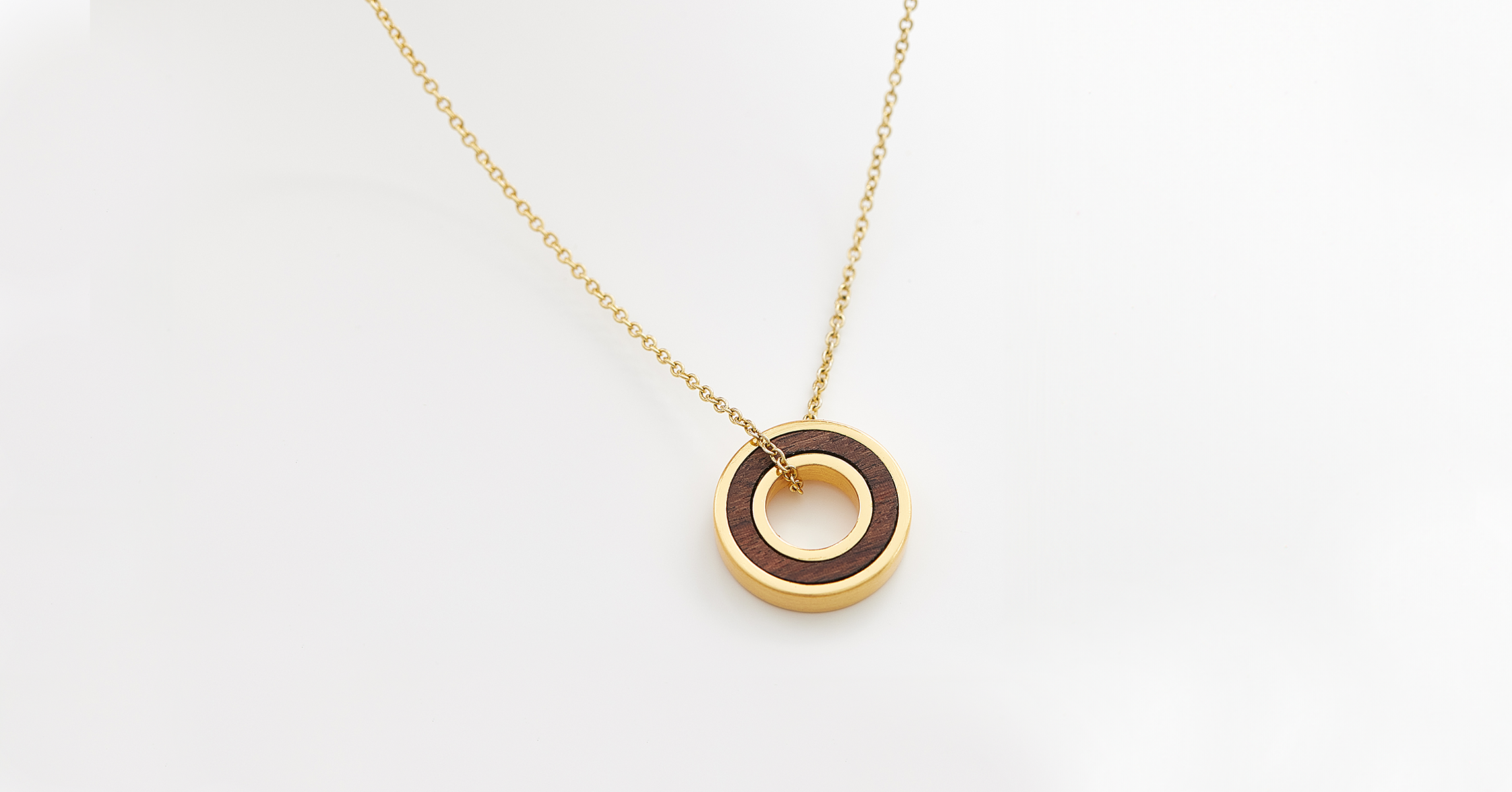 5-Year Anniversary Gifts: Traditional vs. Modern Interpretations