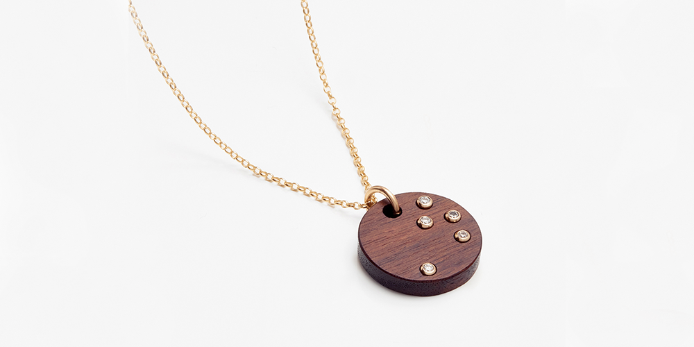 Why Wood is the Perfect 5th Anniversary Gift for Your Wife