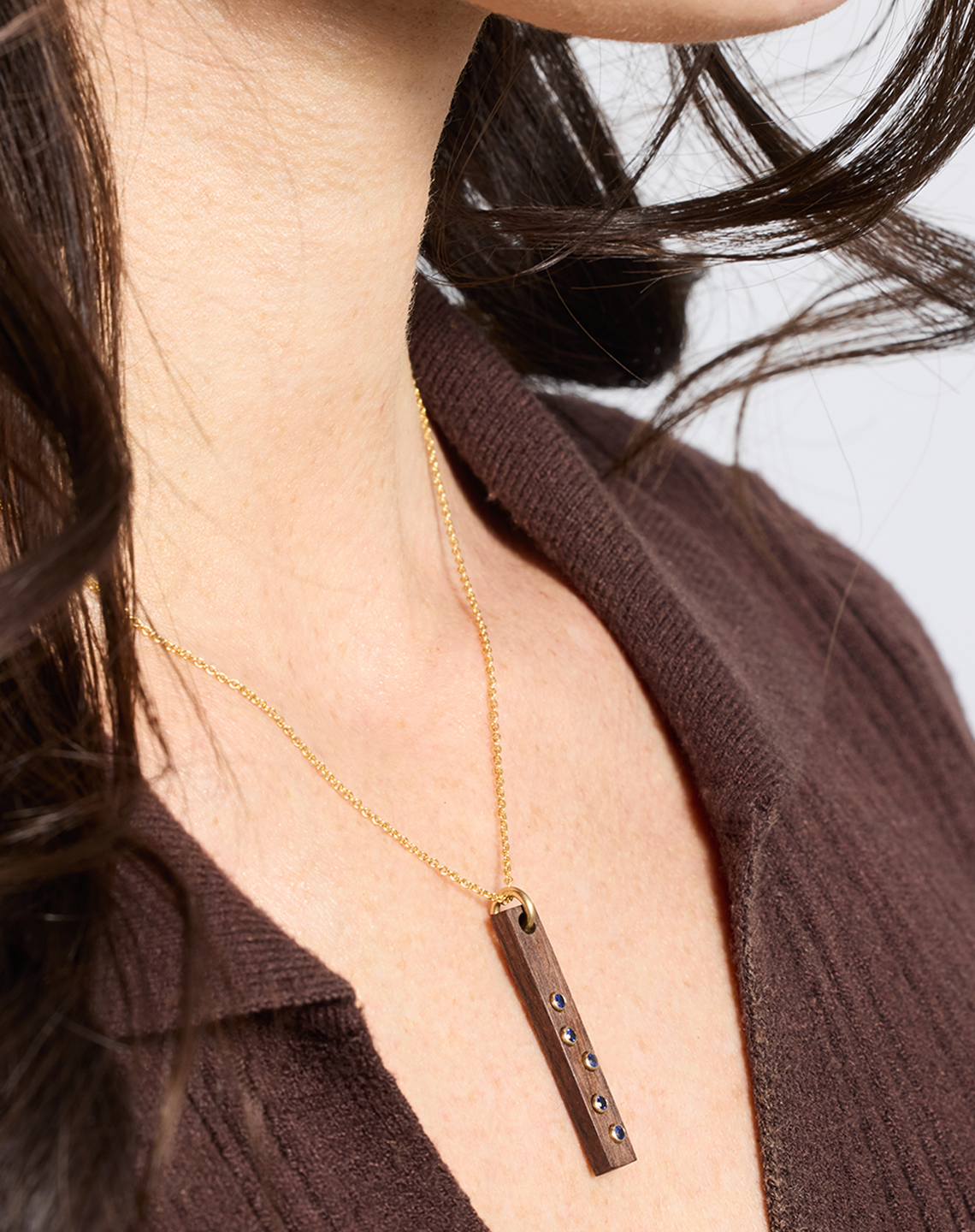 5 BLUE SAPPHIRE BAR - Yellow Gold