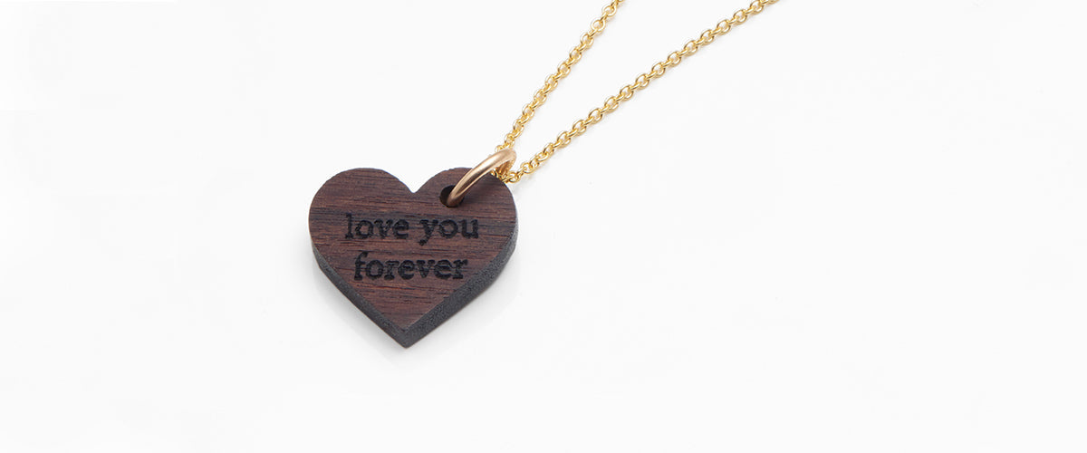 Personalized 5th Anniversary Gifts for Her (Meaningful Ideas She’ll Treasure)